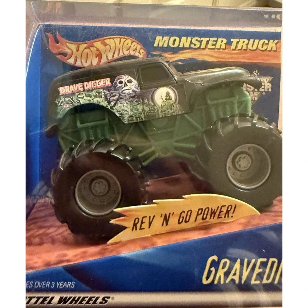 Hot Wheels Monster Jam Truck Gravedigger Rev N Go 1/43 Mattel New In Box‎ 2000